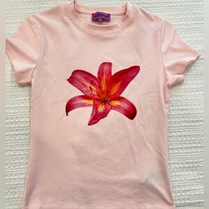 Edikted Daylily Baby Tee! Xs! Never worn! Edikted baby tee, trendy tropical!